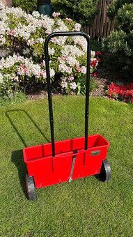 Posypový vozík - HECHT 220 - 2