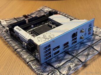 MSI MPG B760I GAMING EDGE WIFI DDR4 - ITX LGA1700 deska - 2