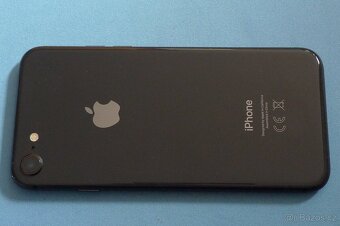 Apple iPhone SE 2020 128GB Baterie 82% - 2
