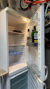 Lednice s mrazákem Electrolux ER8417B - 2