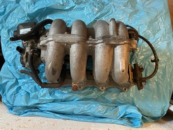 Sání mazda 323gt - 2