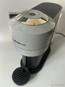 Kávovar Nespresso Vertuo šedý - 2