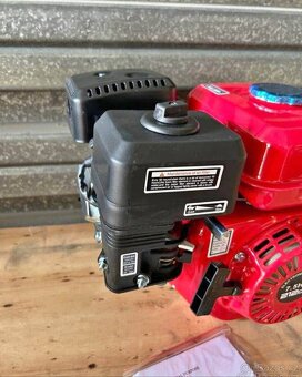 4taktní benzínový motor o výkonu 7,5 HP - 2
