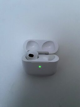 airpods 4 s potlačením zvuku - 2