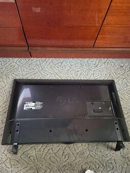 LG televize 32" + set-top box - 2