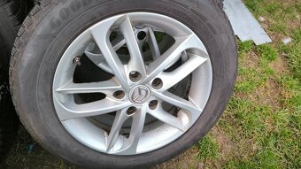 Mazda kola R16 - 2