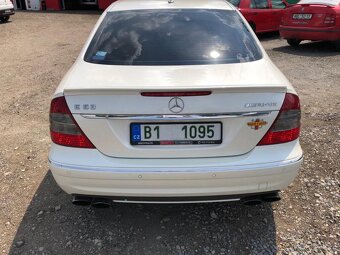 Mercedes Benz E63 AMG 6.3 - 2