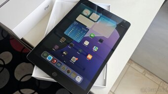 Apple iPad 2020 wifi 10.2 sivý 32GB - top stav - 2