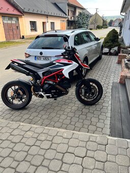 Ducati Hypermotard 821 SP - 2