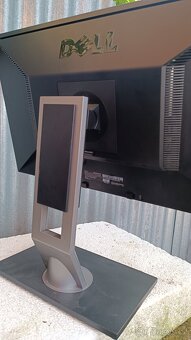 Monitor Dell p2411hb plně funkční - 2