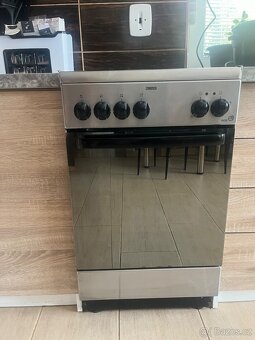 Prodám eletrický sporák zanussi - 2