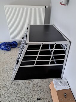 Přepravní klec pro psy do auta - 2