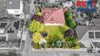 Nabízím Vám k prodeji rodinný dům 7+1 s garáží v Úvalech u P - 2