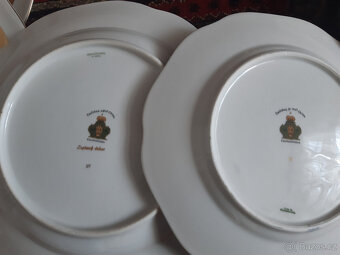 Porcelánové jídelní talíře - 2