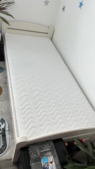 Postel s roštem i matrací - 2
