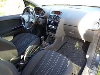 OPEL CORSA D 1,4 64kW r.v. 2010 najeto123tis. km - 2