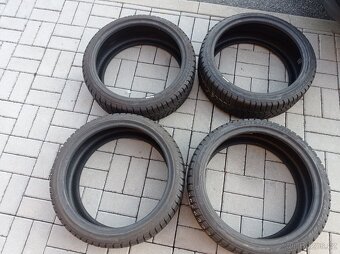 Zánovní zimní pneu PIRELLI WINTER SottoZero 205/40/18, - 2