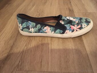 Nazouvací tenisky - 2