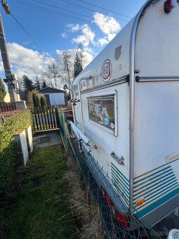 Obytný přívěs karavan - 2