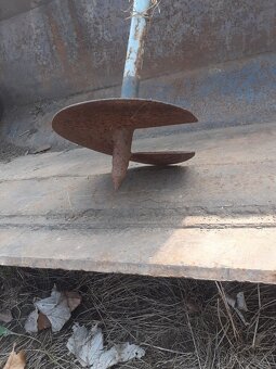 vrták na  vrtání sloupku - 2