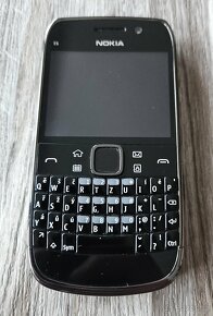 Mobilní telefon Nokia E6, černý - 2