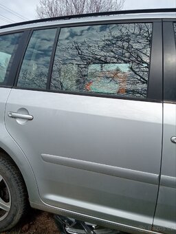 VW Touran 2,0 tdi PD, dily z vozu - 2