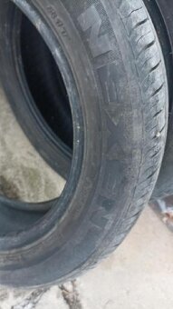 Pneu 165/65 R 15 - 2