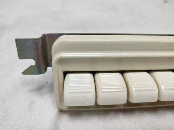 WARTBURG 311 NOVÉ PŘEPÍNAČE KLÁVESNICE ZAPALOVAČ - 2