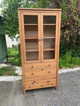 Vitrína IKEA Hemnes - antik - 2