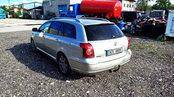 toyota avensis 2.0 D4D. r.v. 2009 - 2