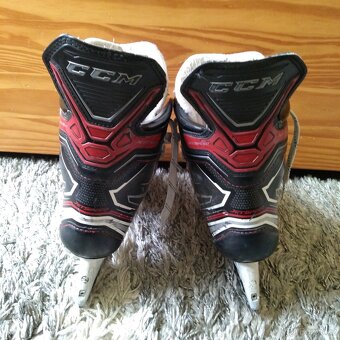 Hokejove brusle ccm velikost 34.5 stélka 22,2cm - 2