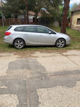 Opel Astra sports tourer - 2