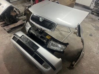Škoda Fabia 9102 stříbrná kapota nárazník blatník dveře - 2
