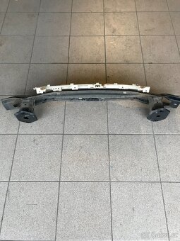Prodám na BMW F31 výztuhu do zadního nárazníku. - 2