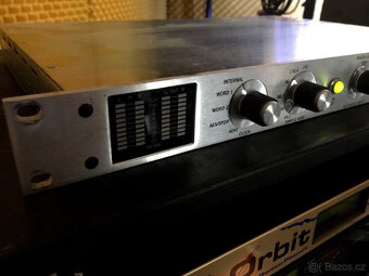 Universal Audio 2192 - DACADC Master Audio Interface & Wordc - 2