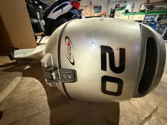 Člun, motor honda 20 - 2