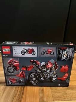 Nové Lego Technic 42107 Ducati Panigale V4 R - 2