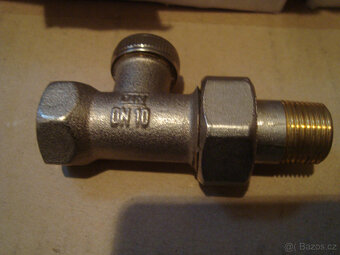 Radiátorové šroubení uzavíratelné přímé i rohové 3/8" - 2