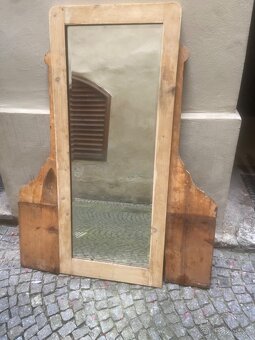 Historické zrcadlo s fazetou v dřevěném rámu - 2