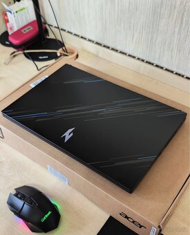 Herní notebook Acer Nitro V 15 (ANV15-51-55LR) - 2