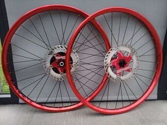 Nová zapletená kola 26" - 2