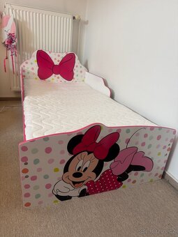 Dětská postel Minnie Mouse + příslušenství - 2
