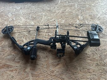 Kladkový luk (compound bow) - 2