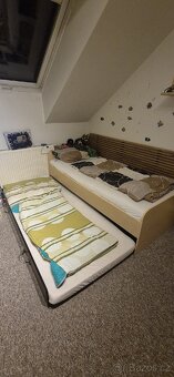 Nábytek z pokoje - 2