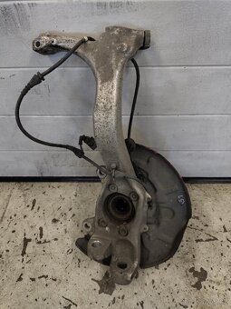 Audi A4 těhlice - 2