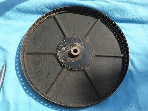 Talíř na gramofon - váha 4,5 kg, průměr 30 cm - 2