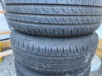 195/65R15 - 2
