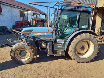 Traktor New Holland T4040F - 2