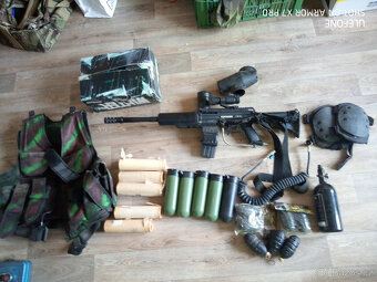 Paintball zbran s vybavením - 2