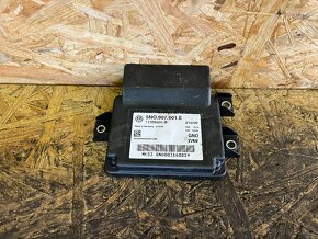 ŘÍDICÍ JEDNOTKA PARKOVACÍ BRZDY 5N0907801E - 2